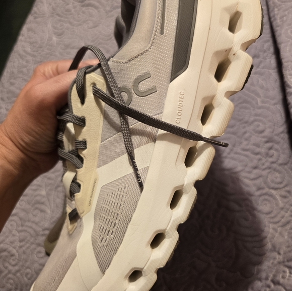 On Cloudrunner 2 - Picture 11 of 13